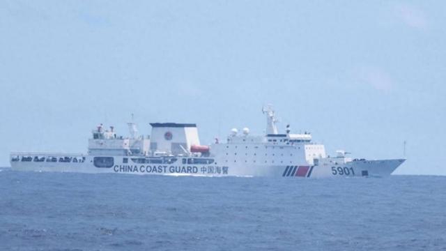 中國海警在黃巖島起飛艦載機并不是首次。，早在幾年前，中國海警就已經在黃巖島設立常態(tài)化巡邏機制，并且多次起飛艦載機進行巡邏。這是為了維護黃巖島的主權和海洋權益，確保該區(qū)域的安全穩(wěn)定。需要注意的是，具體的首次起飛時間可能因不同的報道和來源而有所差異。，以上內容僅供參考，如需更多信息，建議查閱相關報道或咨詢專業(yè)人士。