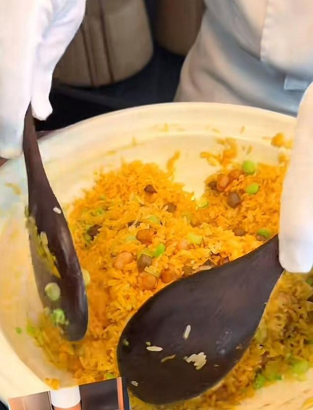 上海258元一份的蛋炒飯