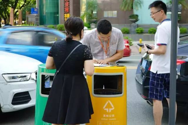 管家婆四肖四碼七期開獎(jiǎng)管家婆,深圳一公交車賣自助快餐